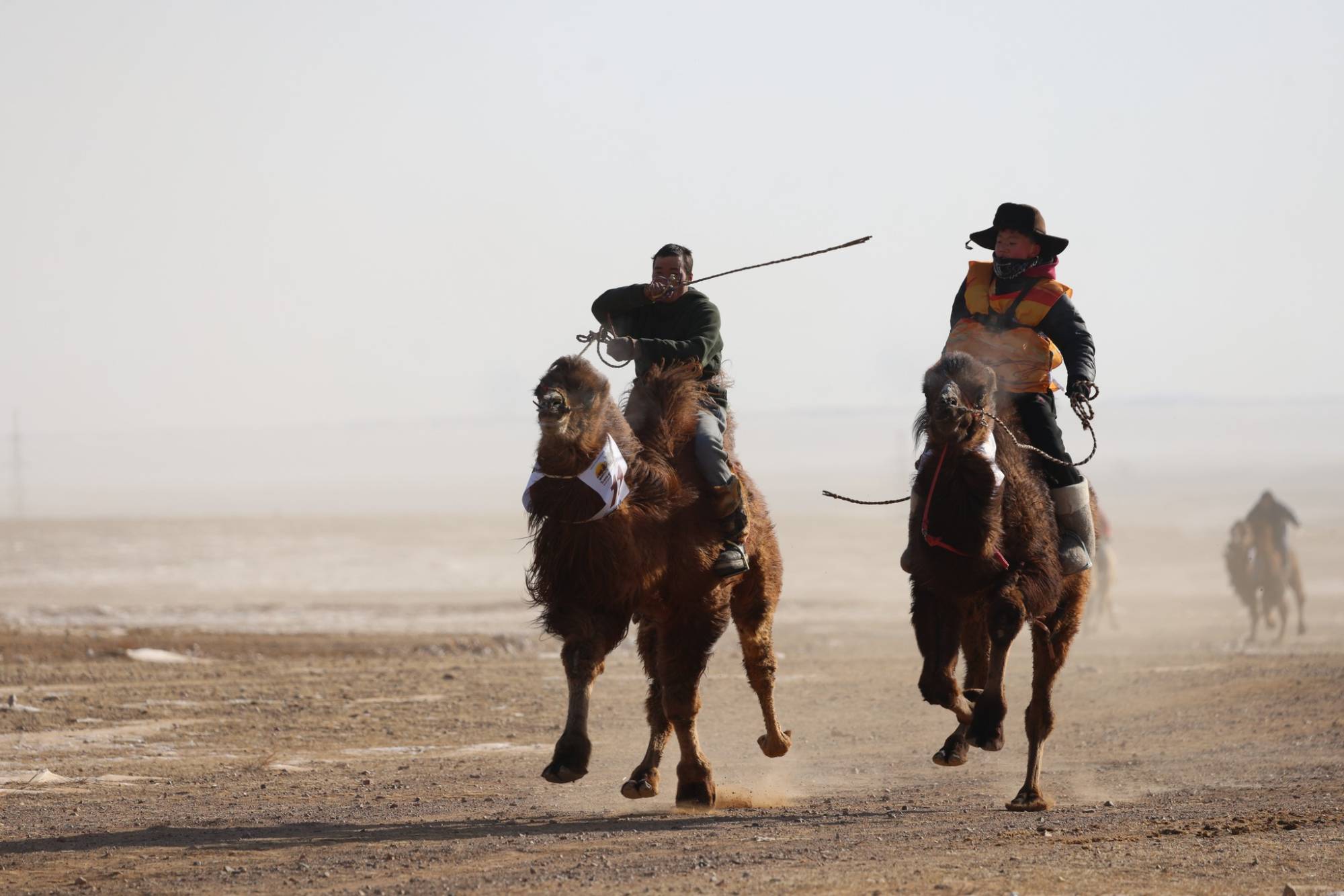 “Тэмээн дээрэс наран ойрхон” өвлийн их наадам болж өндөрлөлөө